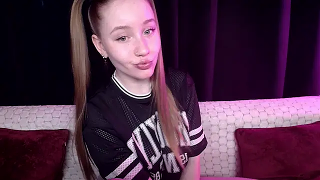 SindiWatsoon online show from March 21, 2025, 1:45 pm