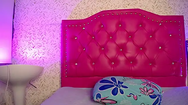 Snapshot of luly_pink chatting on March 13, 2026, 4:30 am luly pink online show from March 13, 2026, 4:30 am