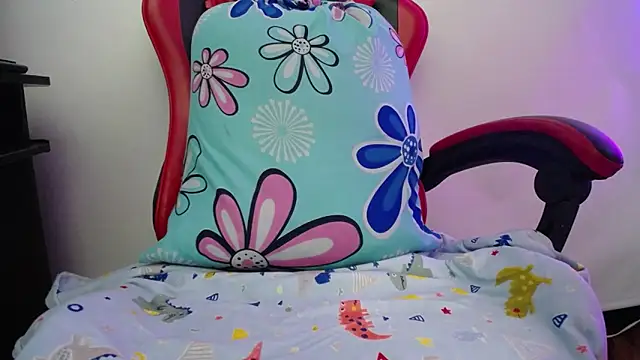 Snapshot of luly_pink chatting on March 20, 2026, 3:33 am luly pink online show from March 20, 2026, 3:33 am