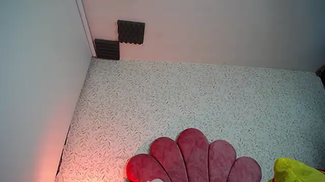luly pink online show from May 16, 2026, 4:53 am
