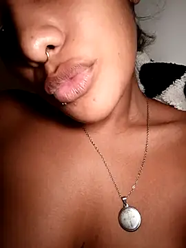 Snapshot of VictoireFeller chatting on October 1, 2025, 5:46 am VictoireFeller online show from October 1, 2025, 5:46 am