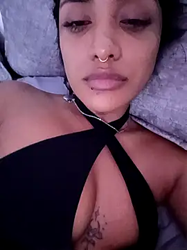 Snapshot of VictoireFeller chatting on October 8, 2025, 3:15 am VictoireFeller online show from October 8, 2025, 3:15 am