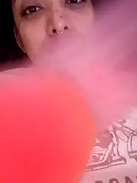 Snapshot of VictoireFeller chatting on October 24, 2025, 4:09 am VictoireFeller online show from October 24, 2025, 4:09 am