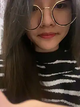 Krixxi22 online show from February 15, 2025, 3:06 pm