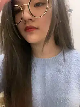 Krixxi22 online show from February 26, 2025, 4:03 pm