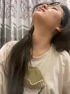 Krixxi22 online show from March 16, 2025, 3:28 pm