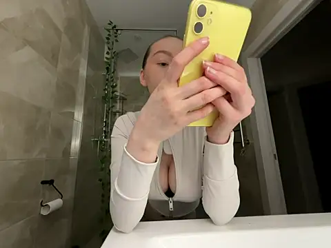 winter  sun online show from March 7, 2026, 3:09 pm