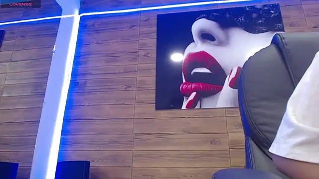 Snapshot of Ashlyeegray chatting on February 21, 2025, 4:29 am Ashlyeegray online show from February 21, 2025, 4:29 am