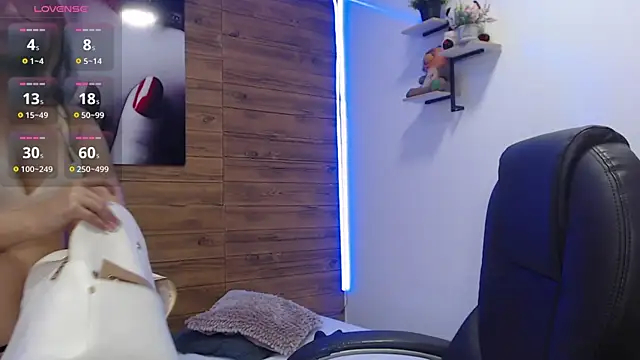 Snapshot of Ashlyeegray chatting on February 27, 2025, 10:26 am Ashlyeegray online show from February 27, 2025, 10:26 am