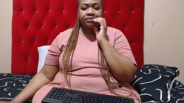 Snapshot of MIGHTYASSS chatting on November 14, 2025, 6:56 am MIGHTYASSS online show from November 14, 2025, 6:56 am