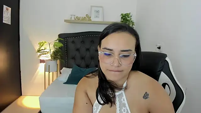 Snapshot of zoe_danae_ chatting on February 26, 2025, 3:19 pm zoe danae online show from February 26, 2025, 3:19 pm