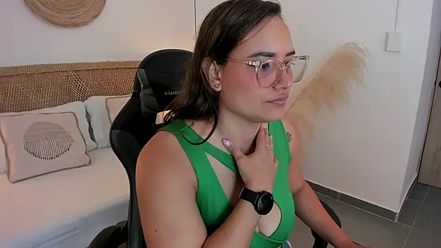 Snapshot of zoe_danae_ chatting on January 15, 2026, 12:10 pm zoe danae online show from January 15, 2026, 12:10 pm