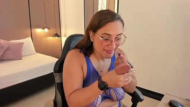 Snapshot of zoe_danae_ chatting on February 9, 2026, 1:04 pm zoe danae online show from February 9, 2026, 1:04 pm