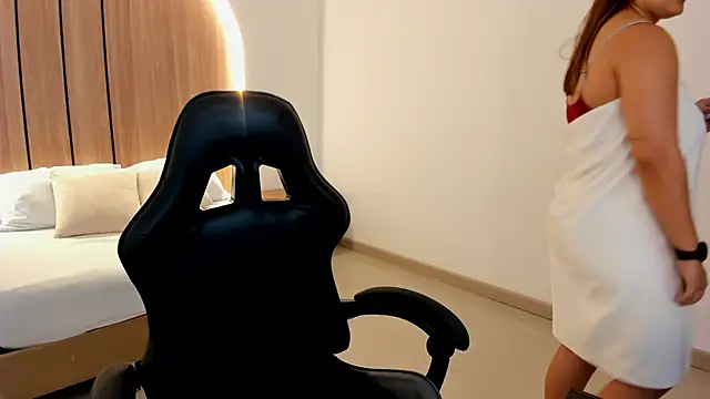 Snapshot of zoe_danae_ chatting on March 6, 2026, 12:12 pm zoe danae online show from March 6, 2026, 12:12 pm