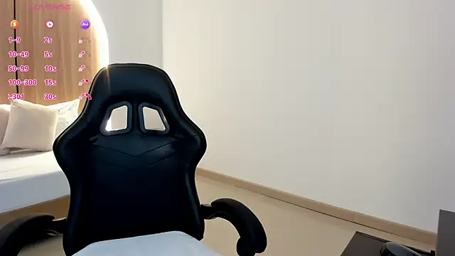 Snapshot of zoe_danae_ chatting on March 14, 2026, 12:32 pm zoe danae online show from March 14, 2026, 12:32 pm