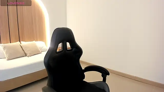 Snapshot of zoe_danae_ chatting on March 19, 2026, 12:20 pm zoe danae online show from March 19, 2026, 12:20 pm