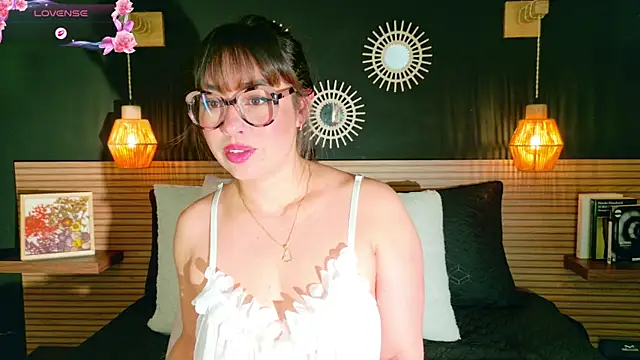 Snapshot of AnnaVictoria__ chatting on May 31, 2026, 4:58 pm AnnaVictoria online show from May 31, 2026, 4:58 pm