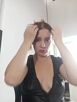 Giselle Noah online show from October 15, 2025, 7:58 pm