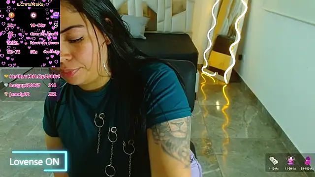 Snapshot of martinna_tay chatting on January 24, 2025, 9:49 am martinna tay online show from January 24, 2025, 9:49 am