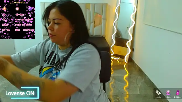 Snapshot of martinna_tay chatting on February 8, 2025, 4:36 am martinna tay online show from February 8, 2025, 4:36 am