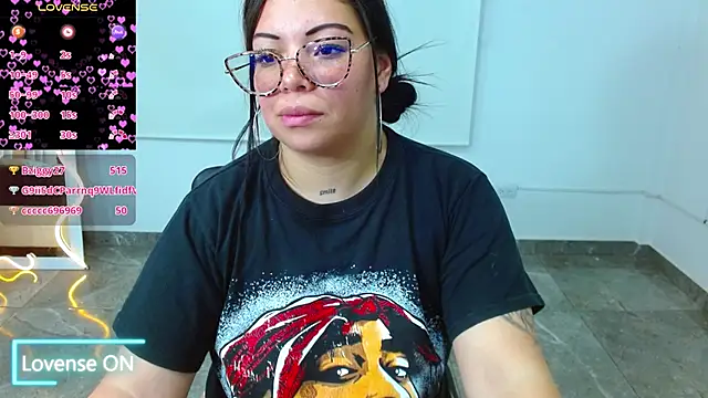 Snapshot of martinna_tay chatting on March 22, 2025, 8:29 am martinna tay online show from March 22, 2025, 8:29 am