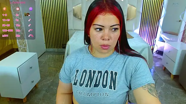 Snapshot of martinna_tay chatting on October 11, 2025, 3:17 am martinna tay online show from October 11, 2025, 3:17 am