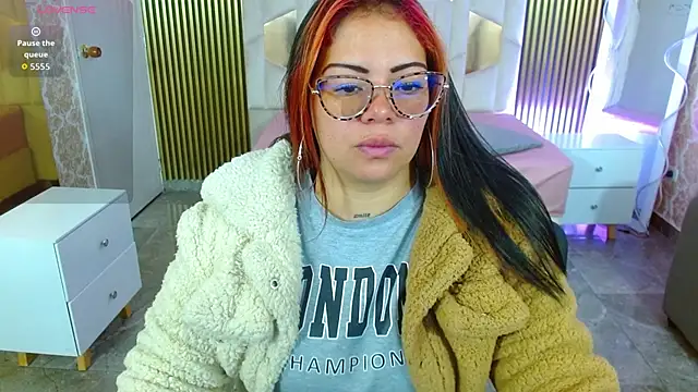 Snapshot of martinna_tay chatting on November 18, 2025, 3:23 am martinna tay online show from November 18, 2025, 3:23 am