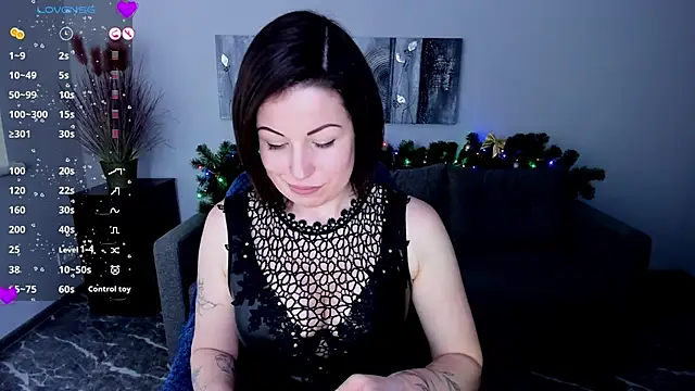 Emily Midlton online show from January 7, 2025, 10:32 am