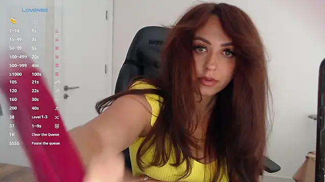 Snapshot of _Just_a_queen_3 chatting on May 5, 2026, 11:29 am Just a queen 3 online show from May 5, 2026, 11:29 am