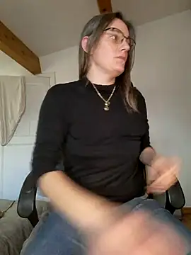 Snapshot of SpiceLea chatting on December 19, 2024, 3:30 pm SpiceLea online show from December 19, 2024, 3:30 pm