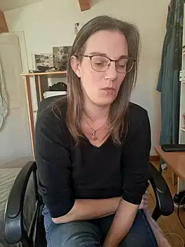 Snapshot of SpiceLea chatting on December 28, 2024, 2:42 pm SpiceLea online show from December 28, 2024, 2:42 pm