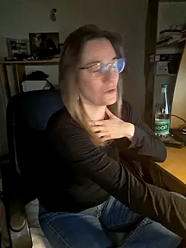 Snapshot of SpiceLea chatting on January 7, 2025, 5:42 pm SpiceLea online show from January 7, 2025, 5:42 pm