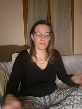 Snapshot of SpiceLea chatting on January 8, 2025, 9:34 pm SpiceLea online show from January 8, 2025, 9:34 pm