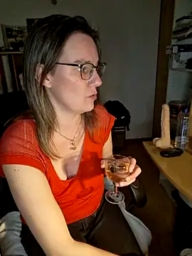 Snapshot of SpiceLea chatting on January 13, 2025, 5:55 pm SpiceLea online show from January 13, 2025, 5:55 pm