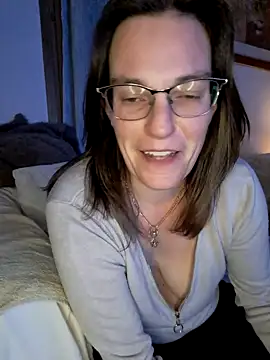 Snapshot of SpiceLea chatting on January 18, 2025, 9:34 pm SpiceLea online show from January 18, 2025, 9:34 pm