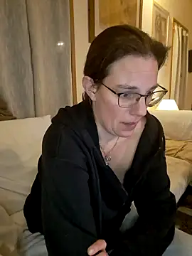 Snapshot of SpiceLea chatting on January 20, 2025, 6:21 pm SpiceLea online show from January 20, 2025, 6:21 pm