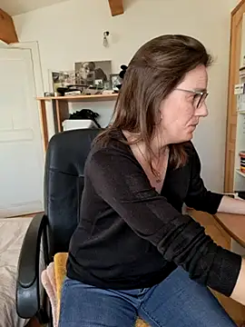 Snapshot of SpiceLea chatting on February 3, 2025, 2:45 pm SpiceLea online show from February 3, 2025, 2:45 pm