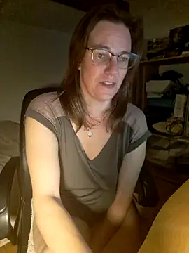 Snapshot of SpiceLea chatting on February 7, 2025, 6:02 pm SpiceLea online show from February 7, 2025, 6:02 pm