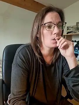 Snapshot of SpiceLea chatting on February 27, 2025, 12:23 pm SpiceLea online show from February 27, 2025, 12:23 pm