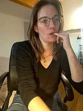 Snapshot of SpiceLea chatting on March 13, 2025, 5:18 pm SpiceLea online show from March 13, 2025, 5:18 pm