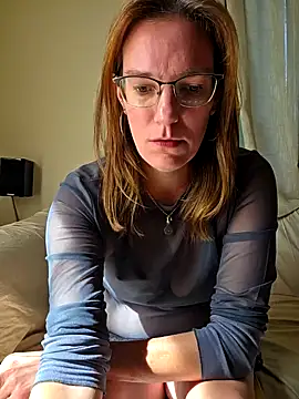 Snapshot of SpiceLea chatting on September 16, 2025, 10:16 am SpiceLea online show from September 16, 2025, 10:16 am