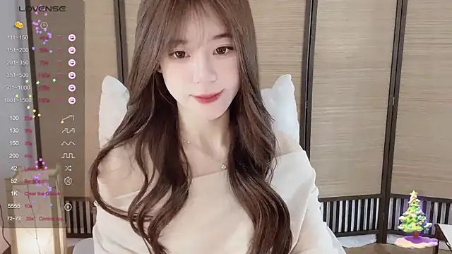 Yuuuuuly online show from December 26, 2024, 3:42 pm