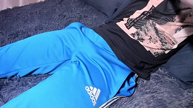 Snapshot of tailer_ chatting on December 3, 2024, 4:39 pm tailer online show from December 3, 2024, 4:39 pm