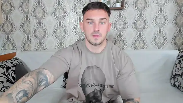 Snapshot of Jonmusclemaster chatting on December 6, 2024, 11:11 am Jonmusclemaster online show from December 6, 2024, 11:11 am