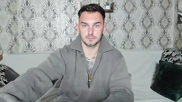 Snapshot of Jonmusclemaster chatting on December 9, 2024, 8:44 pm Jonmusclemaster online show from December 9, 2024, 8:44 pm