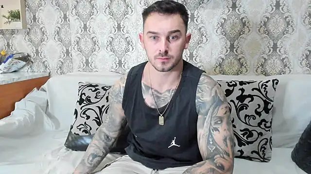 Snapshot of Jonmusclemaster chatting on January 14, 2025, 8:04 pm Jonmusclemaster online show from January 14, 2025, 8:04 pm