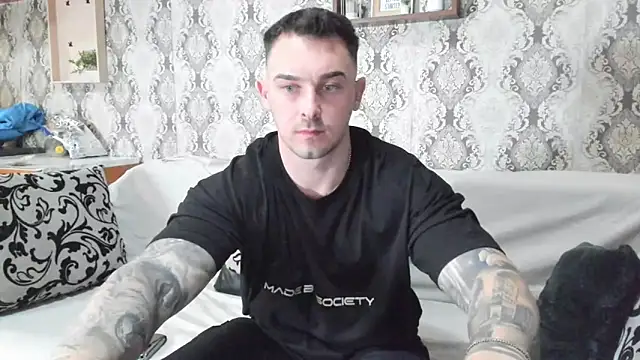 Snapshot of Jonmusclemaster chatting on January 16, 2025, 5:33 pm Jonmusclemaster online show from January 16, 2025, 5:33 pm