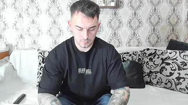 Snapshot of Jonmusclemaster chatting on January 18, 2025, 7:04 pm Jonmusclemaster online show from January 18, 2025, 7:04 pm