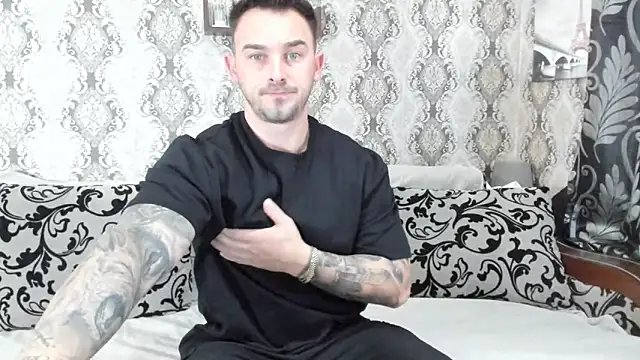 Snapshot of Jonmusclemaster chatting on January 23, 2025, 7:00 am Jonmusclemaster online show from January 23, 2025, 7:00 am