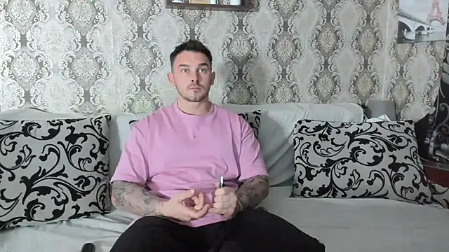 Snapshot of Jonmusclemaster chatting on January 23, 2025, 8:13 pm Jonmusclemaster online show from January 23, 2025, 8:13 pm